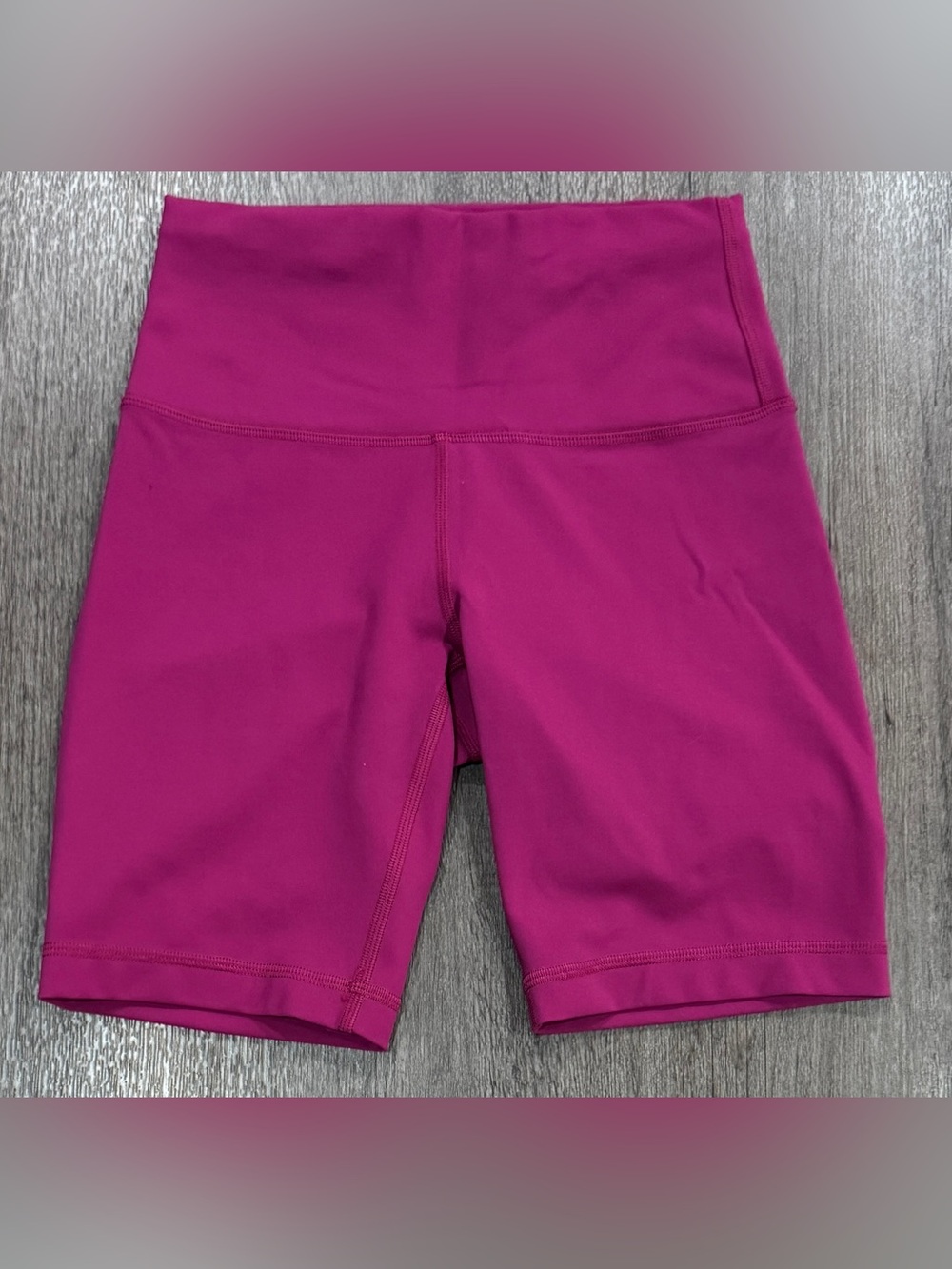 Lululemon Wunder Train Shorts size 6 Magenta 6” W7BHKS